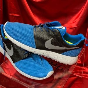 Nike rosche run shoes size 13 new
